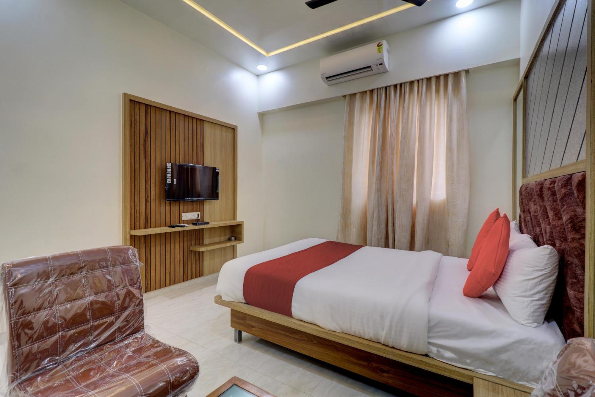 Victory Inn Turambhe ภายนอก รูปภาพ