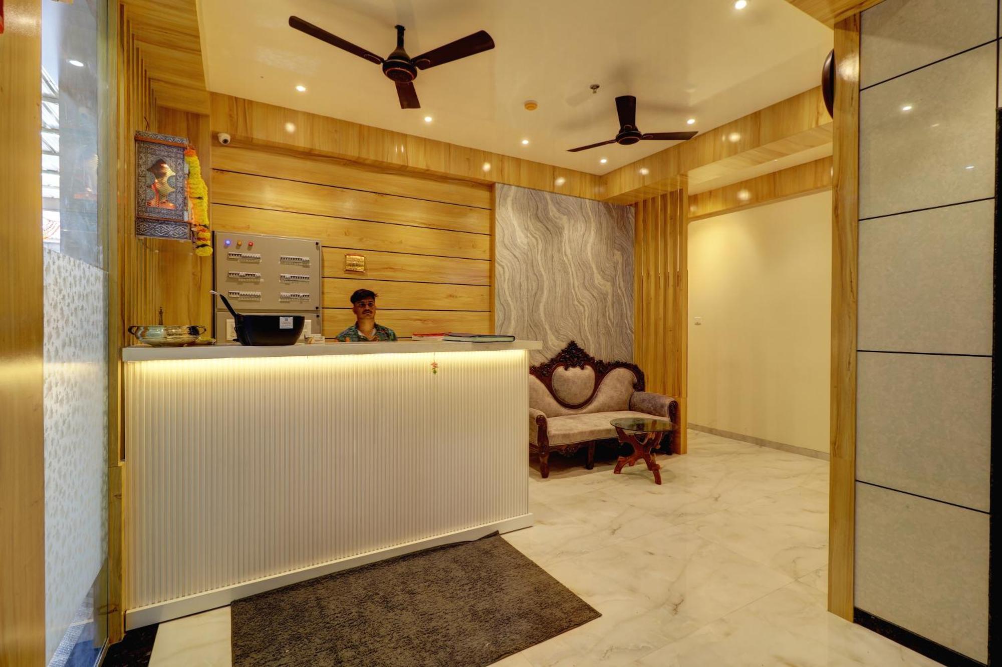 Victory Inn Turambhe ภายนอก รูปภาพ